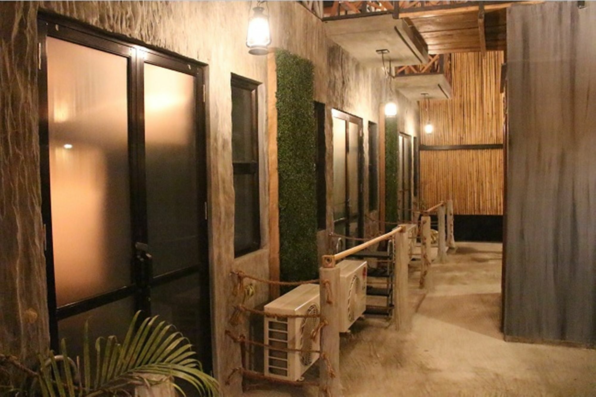 The Cavern Pod Hotel & Specialty Cafe El Nido Exterior photo